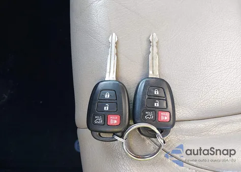 2019 Toyota Highlander Le Plus из США, поврежденный, VIN 5TDZZRFH0KS307053